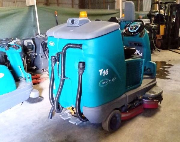 Laveuse de sol occasion Tennant T16
